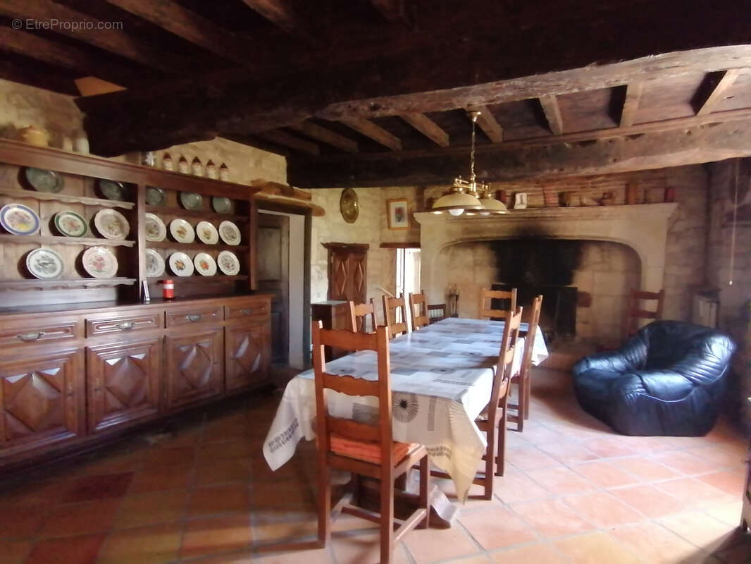 Maison à FRAUSSEILLES