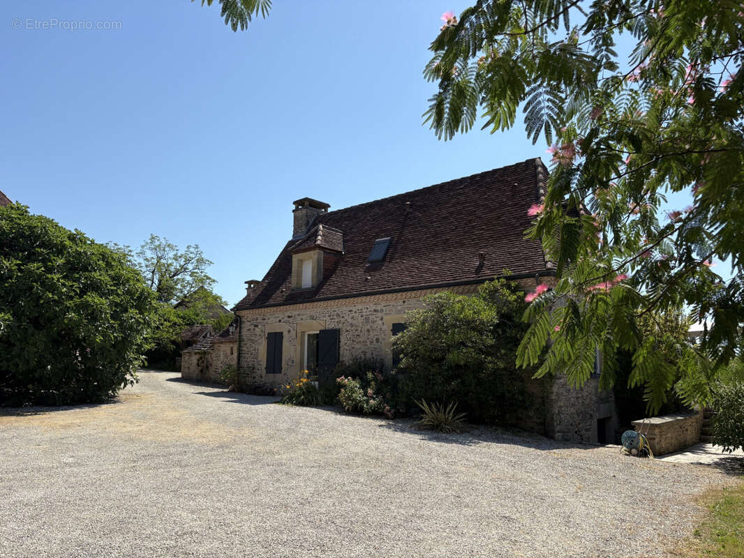 Genis Magnifique propriété Périgourdine avec gite, piscine, parc et vues - photo 39