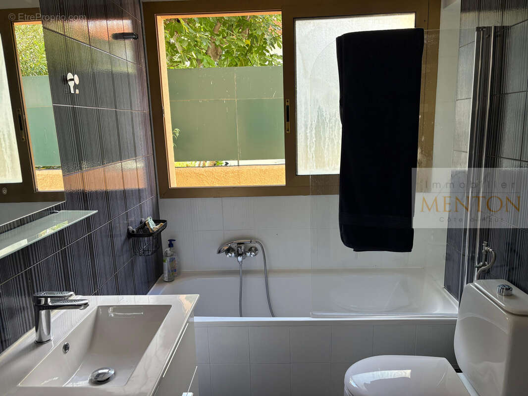 Appartement à ROQUEBRUNE-CAP-MARTIN