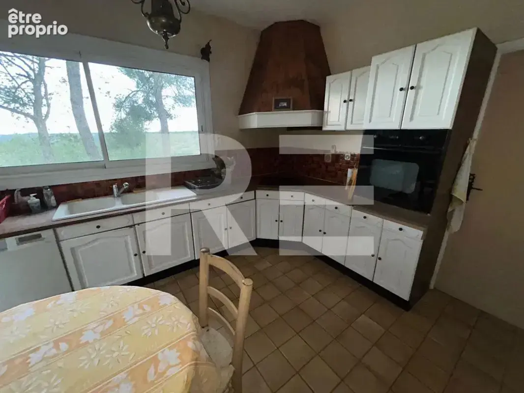 Villa d'exception de 200m2 sur un parc de garrigue de 7 600m2 - photo 8