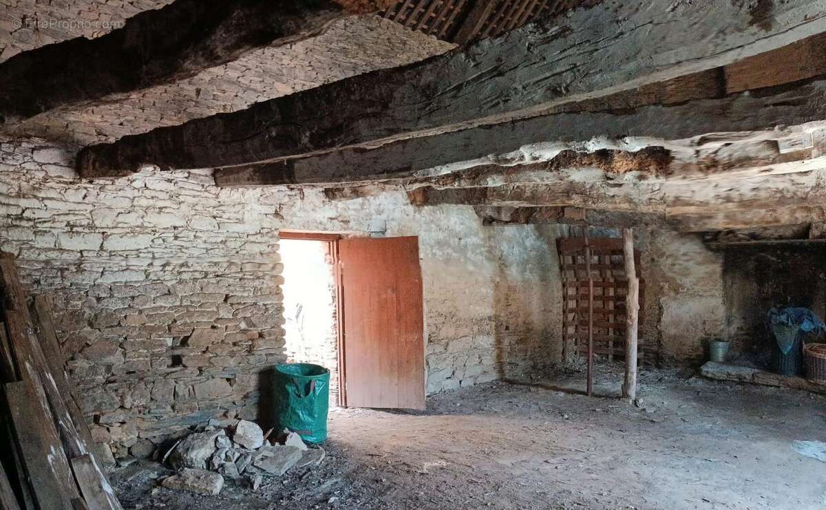 Maison à GUILLAC