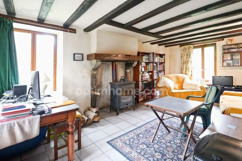 Maison à SAINT-HILAIRE-LA-TREILLE