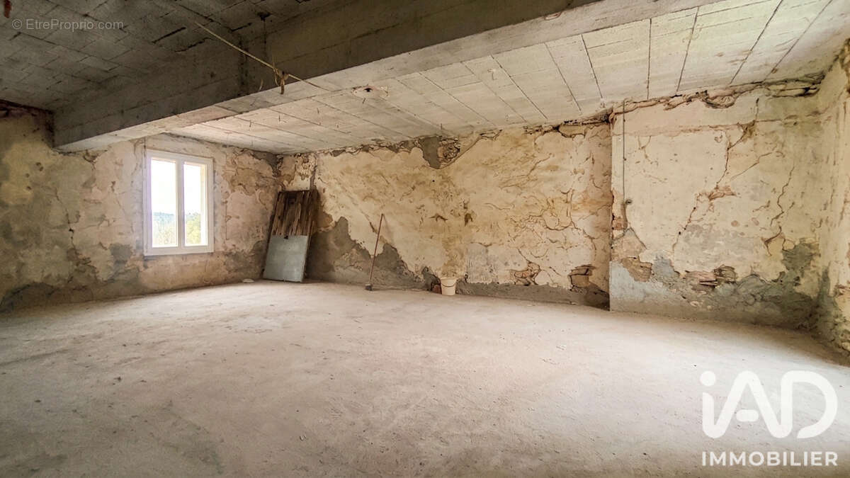 Maison 180 m² à Peux-Et-Couffouleux  - photo 9