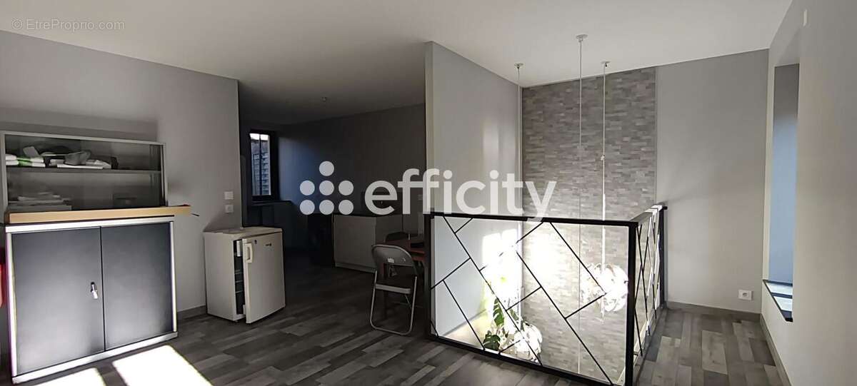 Appartement 240 m² à Celles-Sur-Durolle  - photo 7