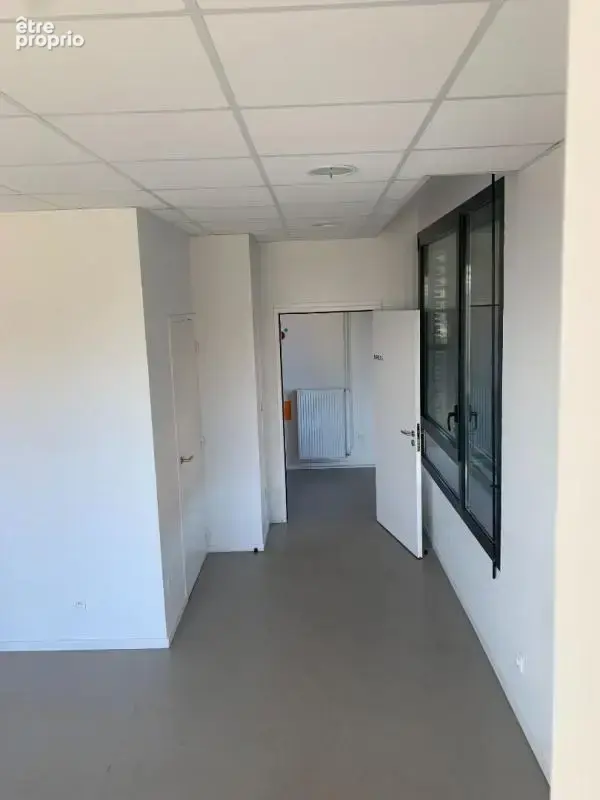 Local d'activité aménagé Lyon 9 MEDICENTRE 40 m2 - photo 3