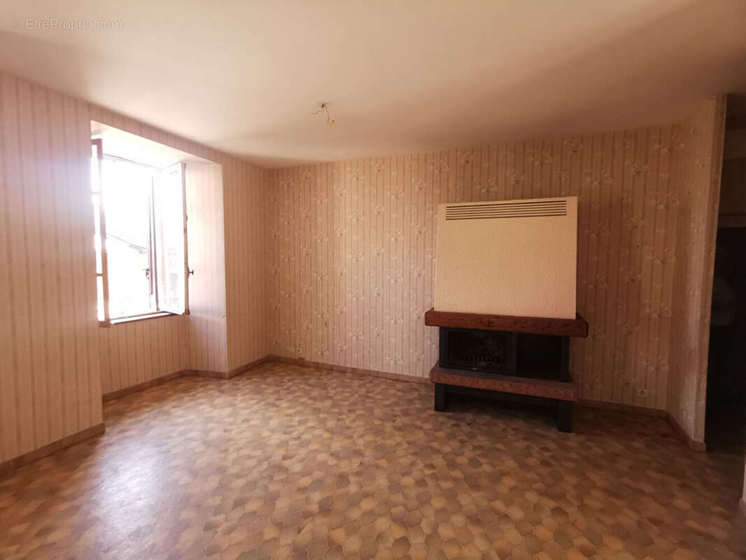 Maison de village à rénover. - photo 4
