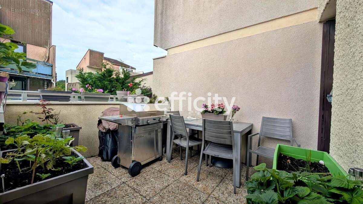 Appartement à LOGNES