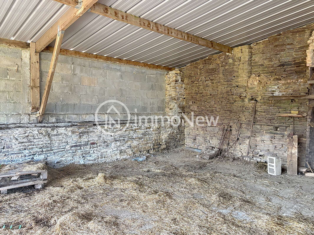 Hangar 90 m2 avec puits sur terrain de 1371 m2 - photo 2