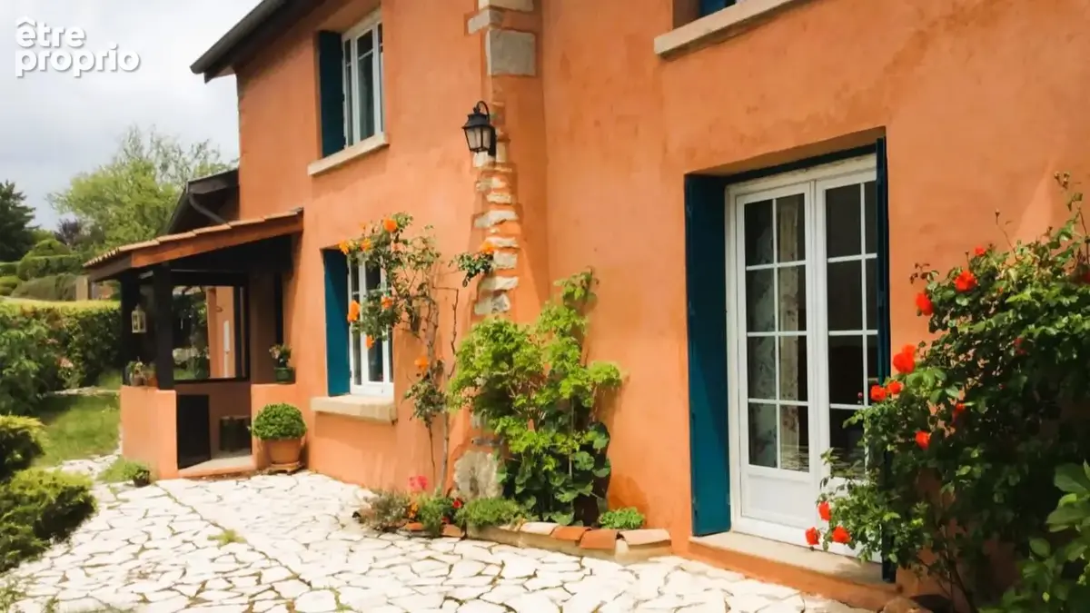 Photo 1 - Maison à LA TOUR-DE-SALVAGNY