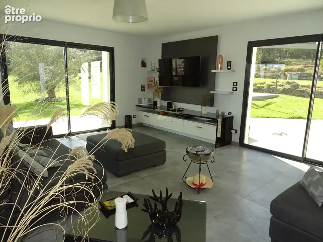 Villa Sainte Nathalene 5 pièce(s) 147.03 m2 - photo 2