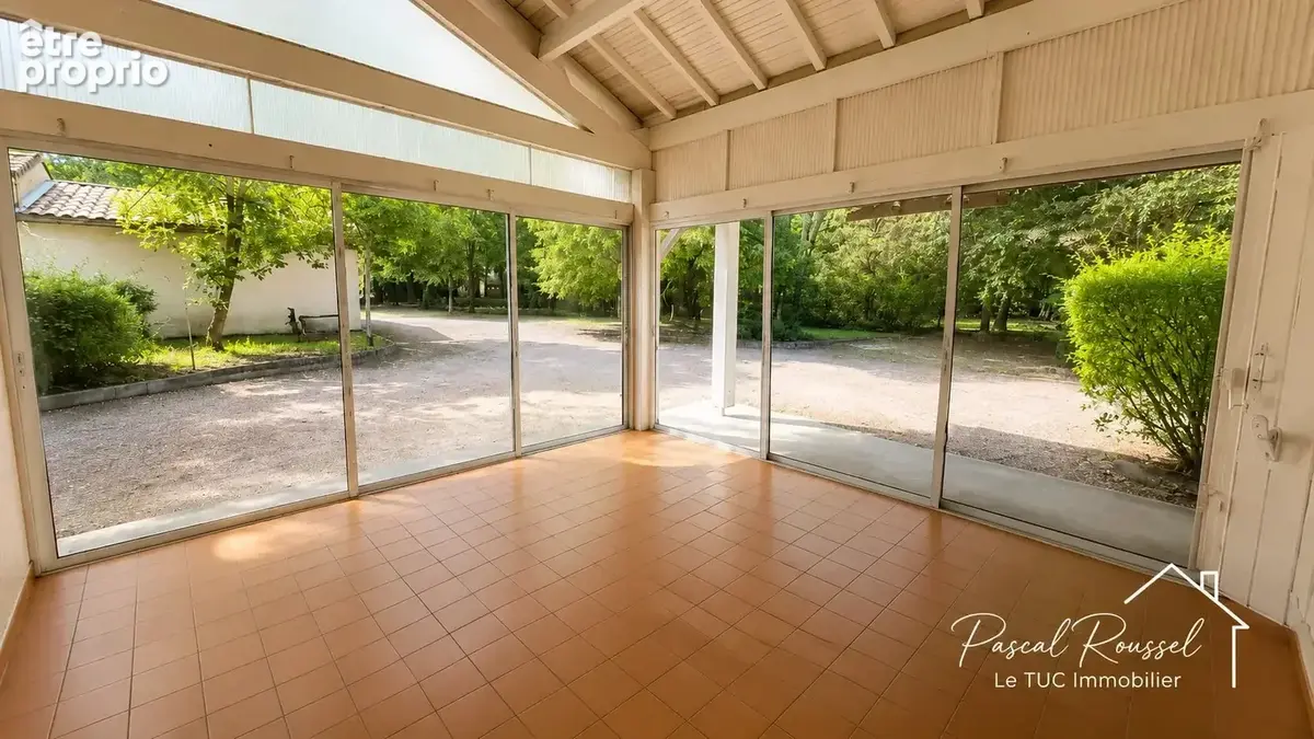 LONGERE DE CARACTERE-270 m2-3,5 hectares de bois-Dépendances - photo 2