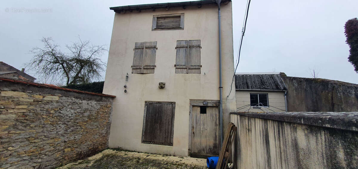 Immeuble Chateau Salins - photo 12
