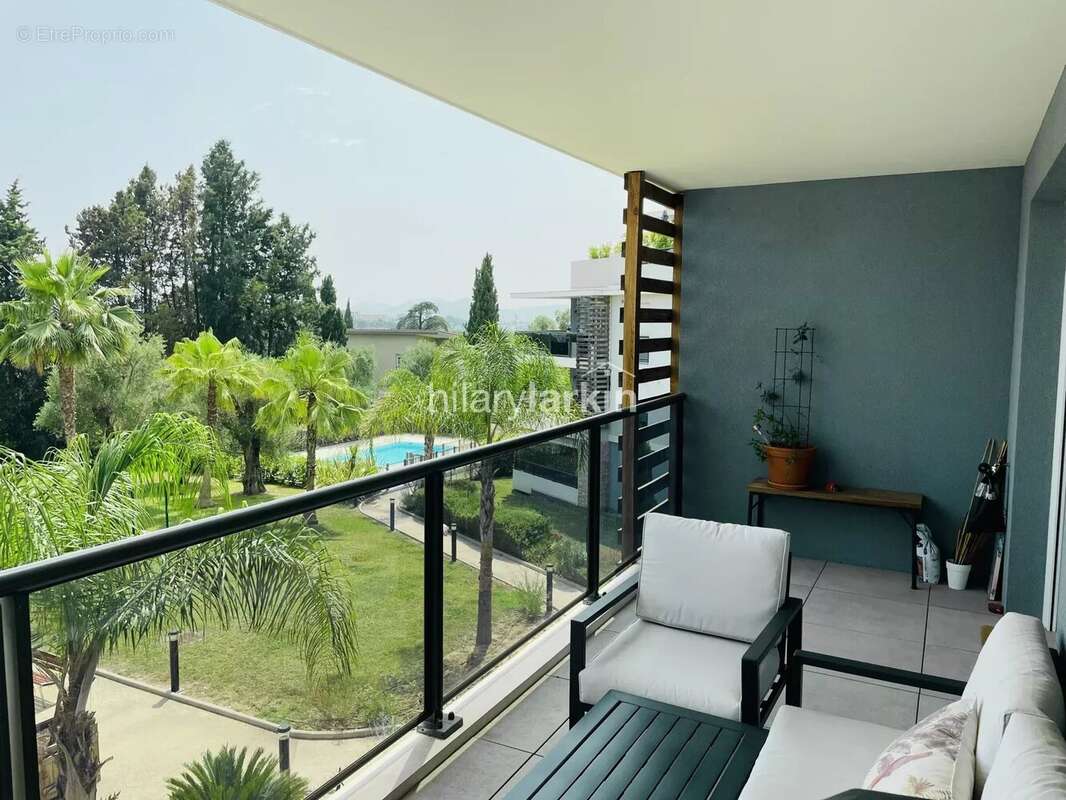 Appartement à MOUGINS