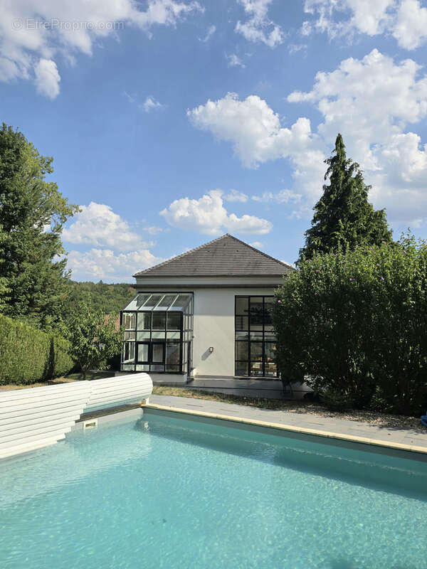 Maison/Villa d'architecte 5/6 pièces, 222 m2 - photo 2