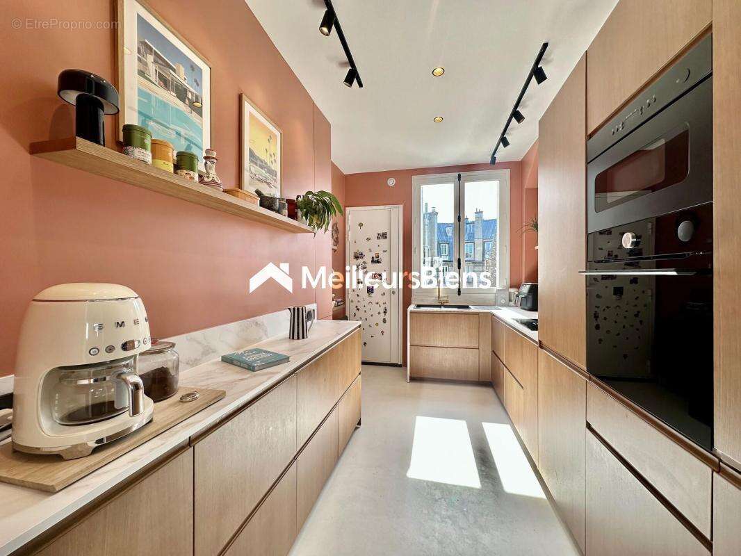 Appartement à PARIS-10E