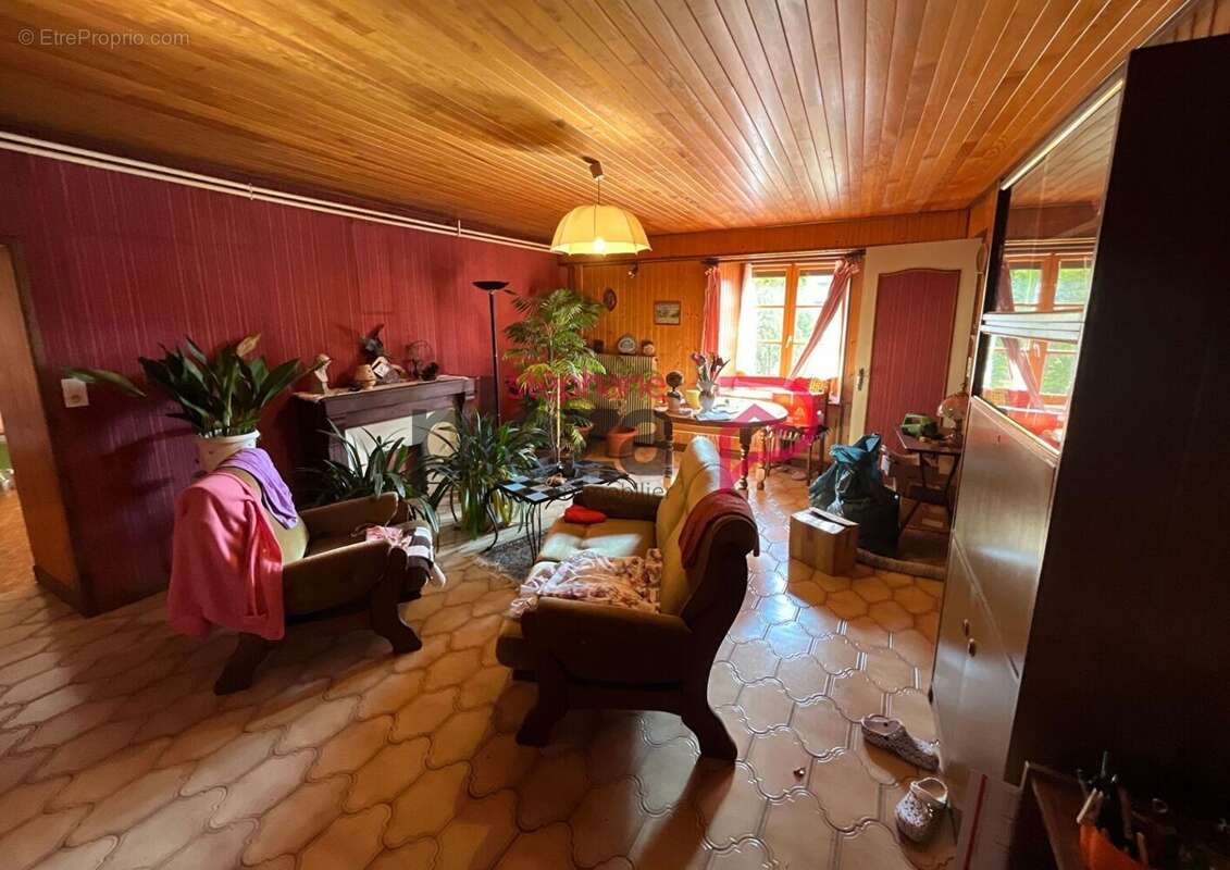 Maison à VALEMPOULIERES