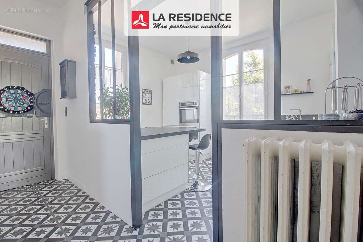 Maison à FRENEUSE