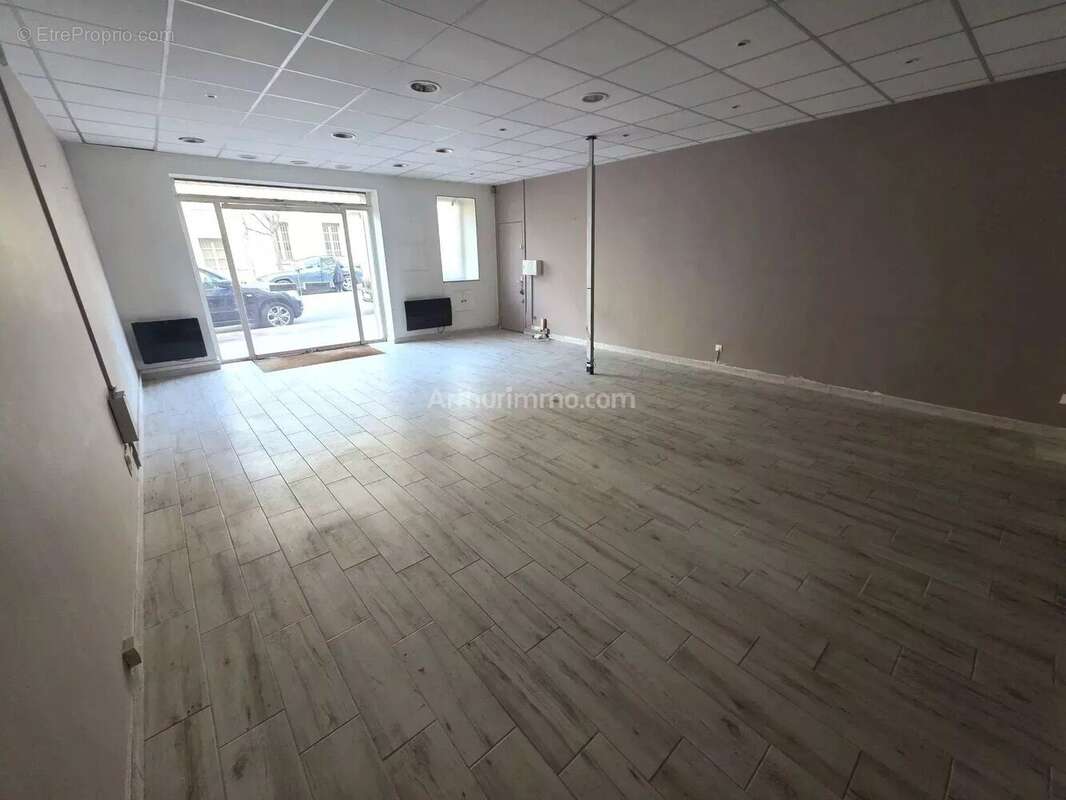 Vente Bureau-local Draguignan(83300) 135 000ï¿œ - photo 5