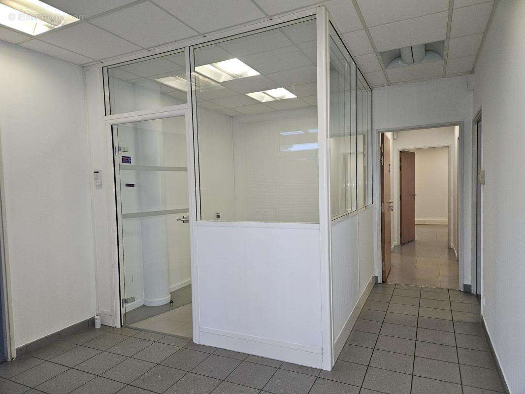 Commerce à VAIRES-SUR-MARNE