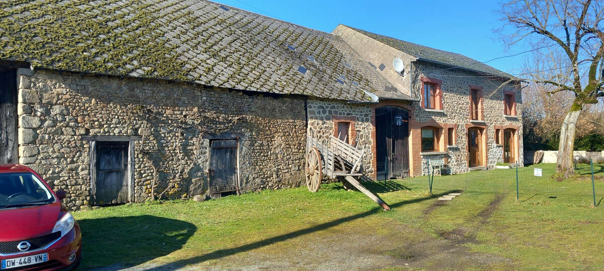 Maison à SAINT-PRIEST-LA-PLAINE