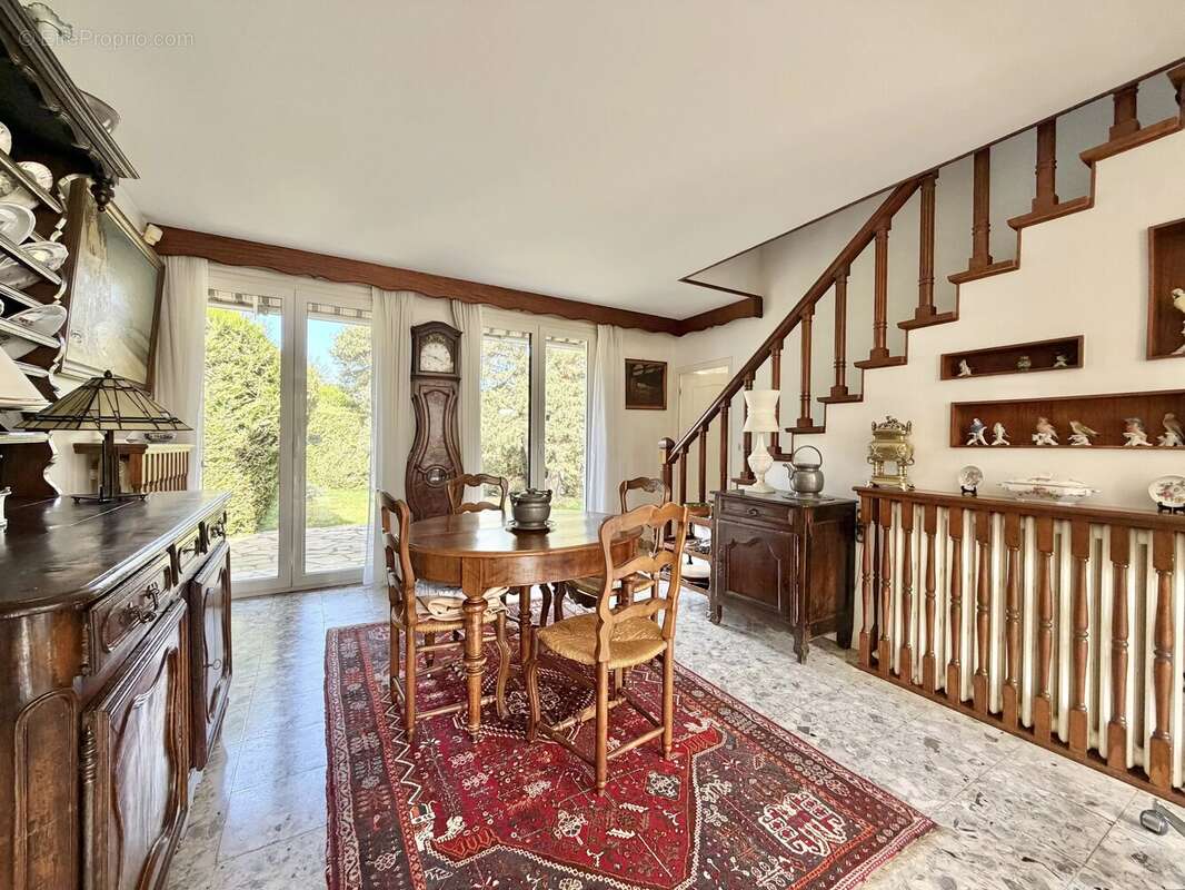 Maison à VERRIERES-LE-BUISSON