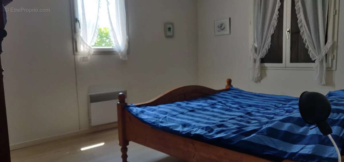 Maison de plain-pied, garage et jardin à vendre à Rioux (17) - photo 29