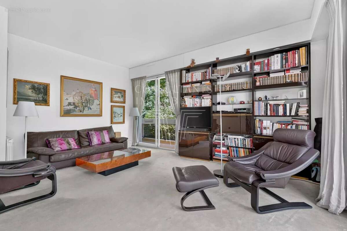 Appartement à NEUILLY-SUR-SEINE