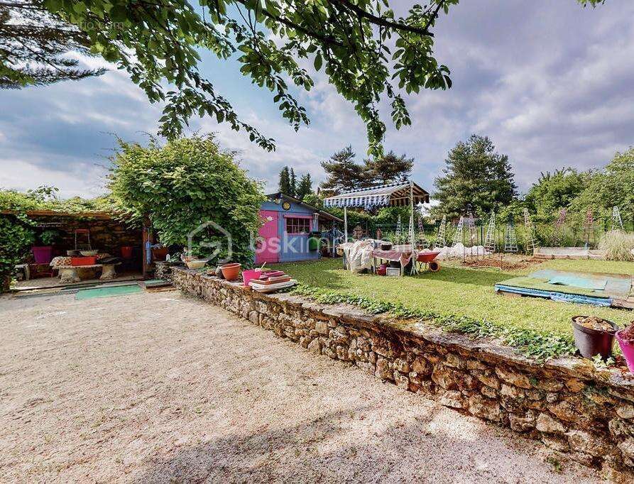 Maison à SAVIGNY-LE-TEMPLE