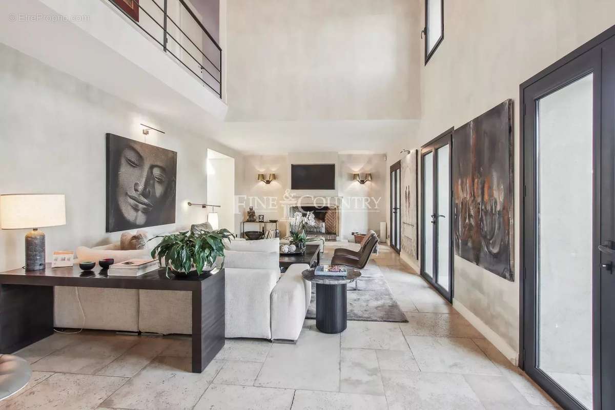 Maison à TOURRETTES