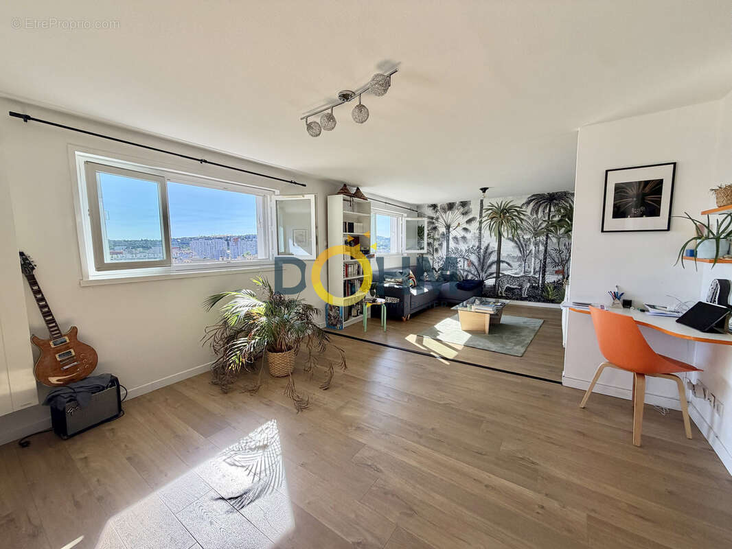 Appartement à SAINT-ETIENNE