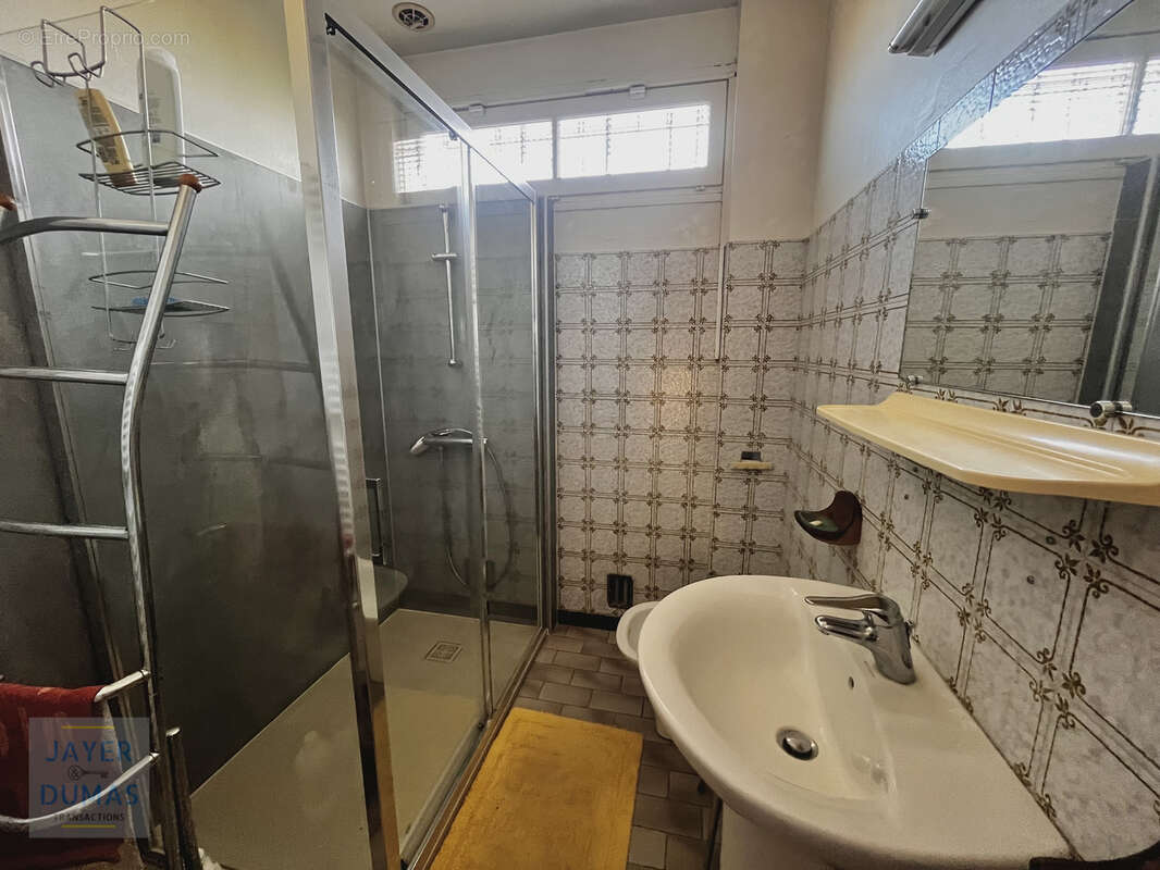 SAINT-GERMAIN-DU-PLAIN - Maison sur sous-sol avec véranda et 1 950 m2 de terrain - photo 8