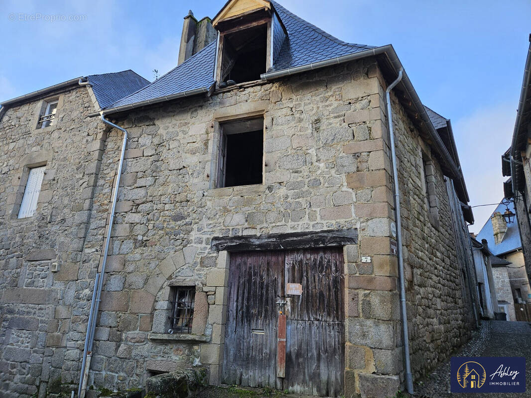Maison à MEYMAC