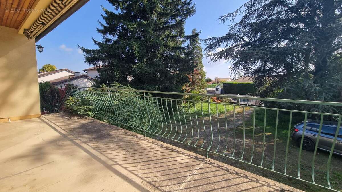 Maison à FONTAINES-SAINT-MARTIN