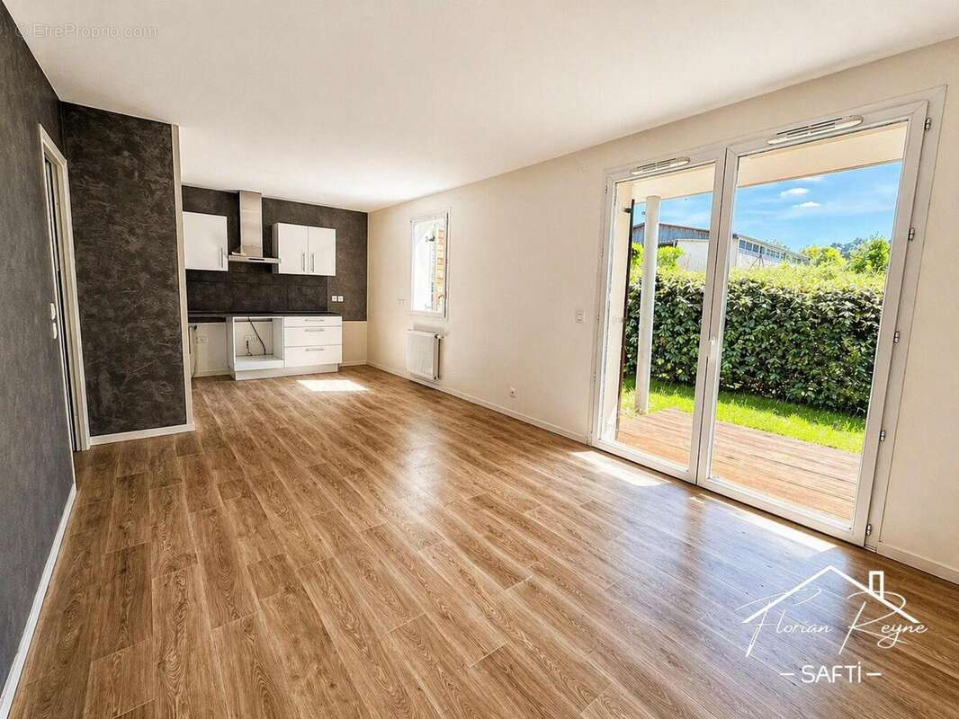 Photo 3 - Appartement à PAREMPUYRE