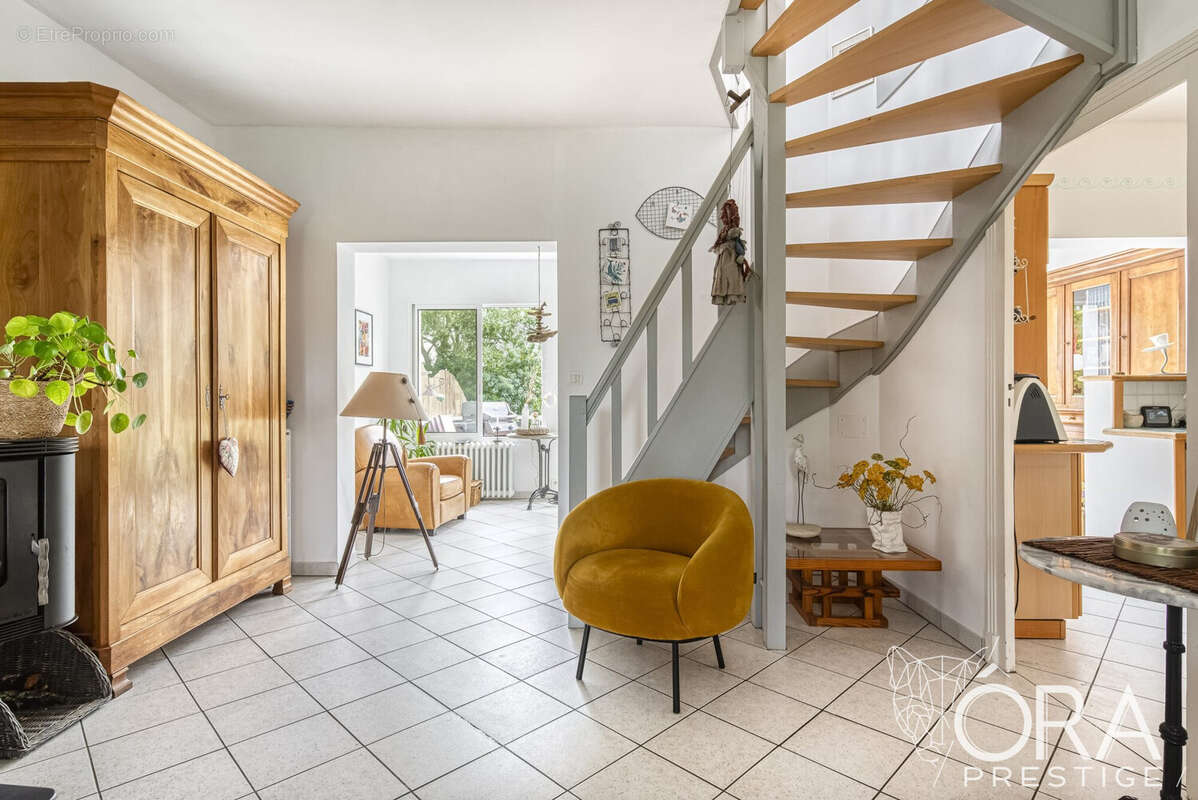Maison 111 m² à Les Ponts-De-Ce  - photo 9
