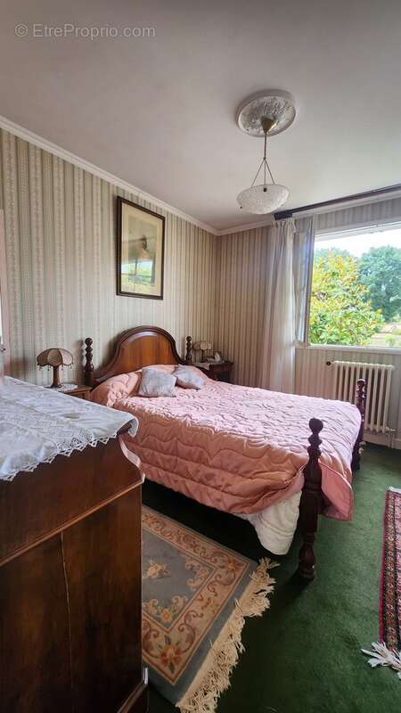 Maison à SAINT-JUST-LE-MARTEL