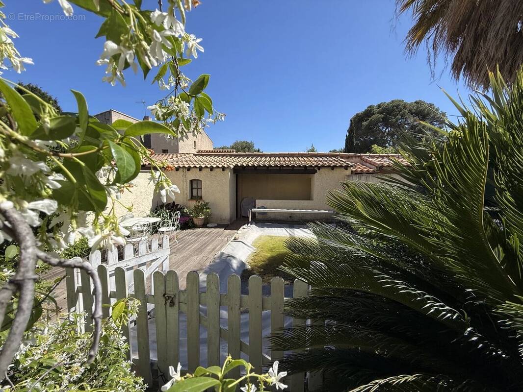 Maison à SAUSSET-LES-PINS