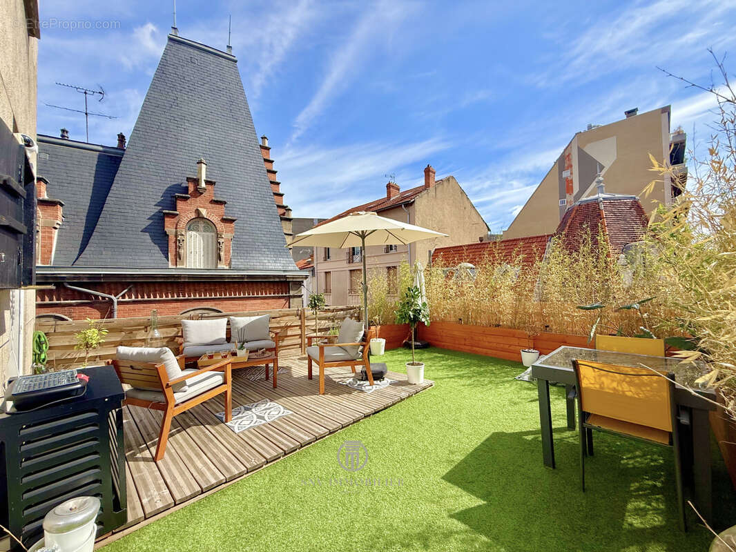 Appartement rénové avec terrasse et 3 chambres en plein centre-ville de Clermont-Ferrand - photo 5