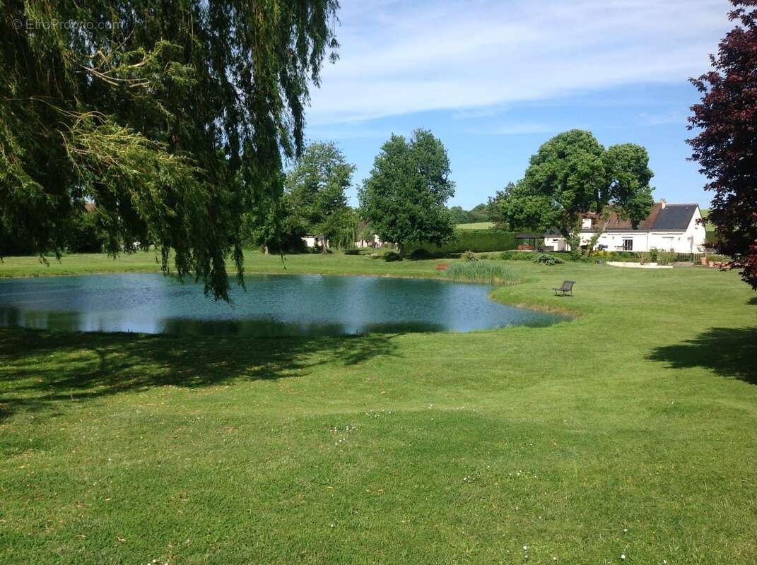 Maison à NEUILLE-LE-LIERRE