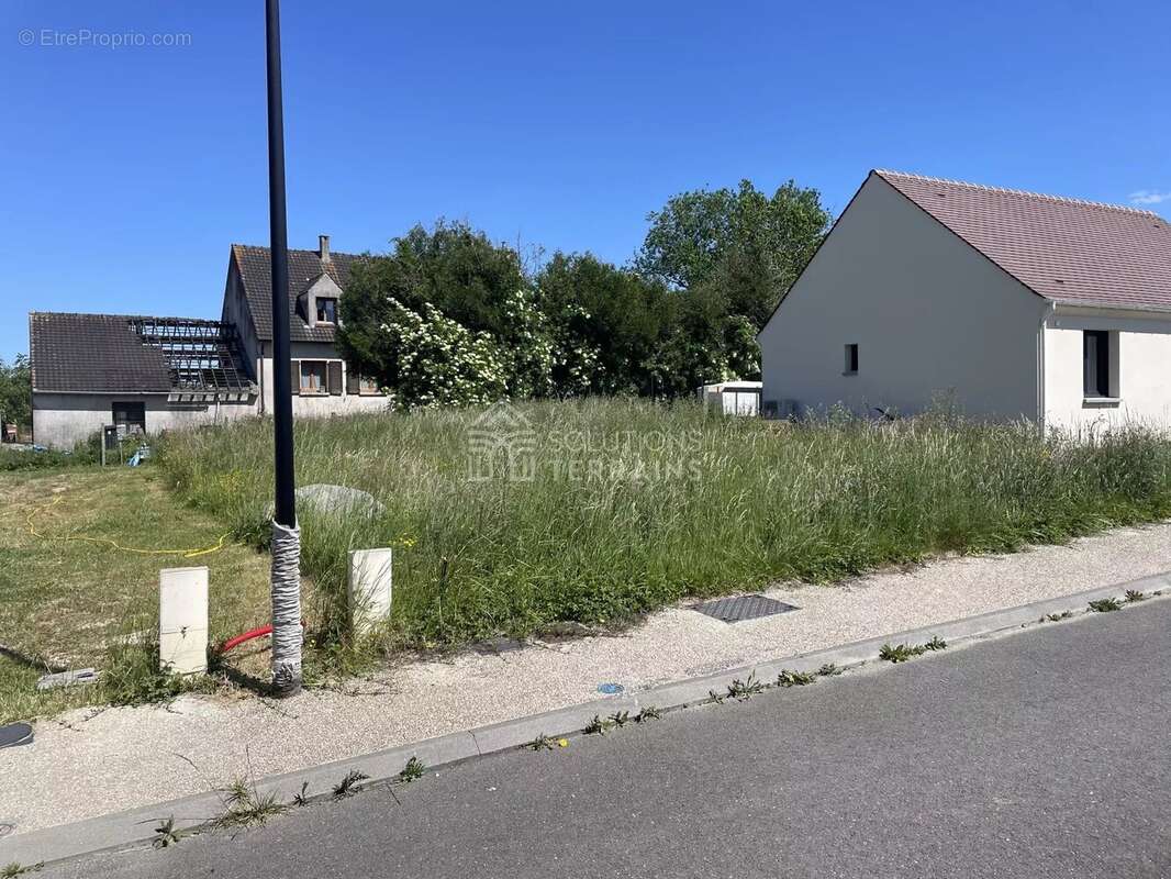 Terrain à LA CHAPELLE-GAUTHIER