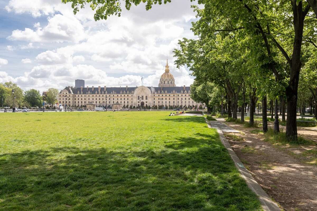 Appartement à PARIS-7E