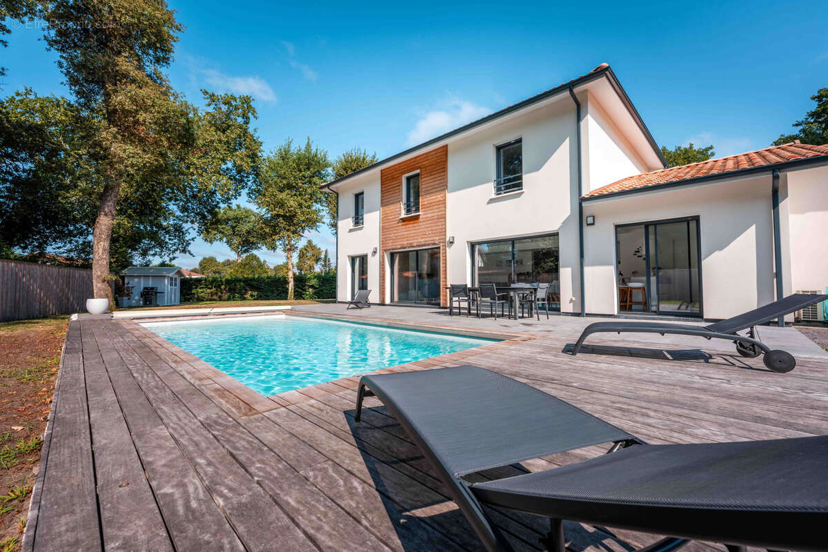 Maison 5 chambres + piscine + garage sur terrain 1035 m2 - photo 12
