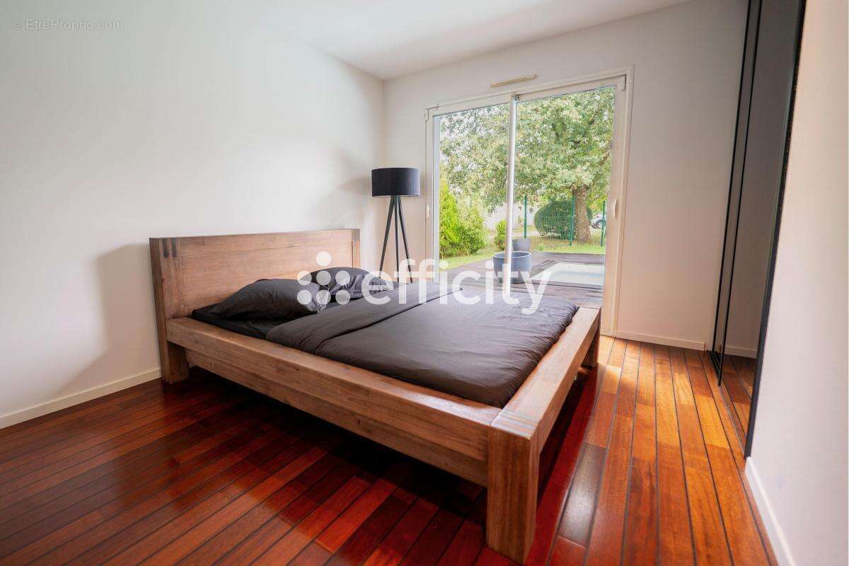 Maison 155 m² à Le Pian-Medoc  - photo 5