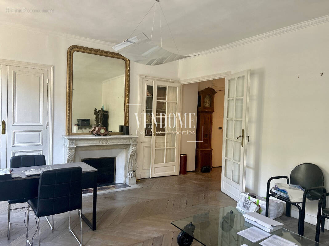 Appartement à PARIS-3E