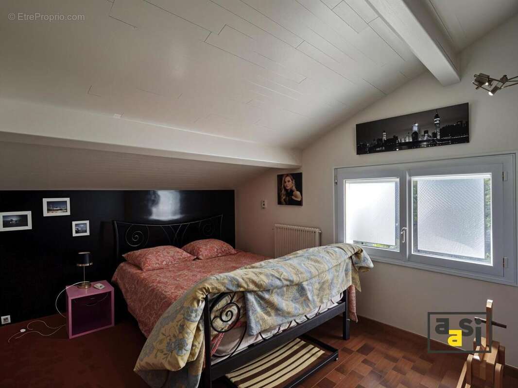   - Maison à LABEGUDE