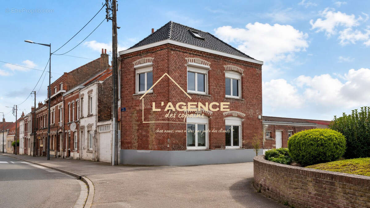 Maison à ESTAIRES