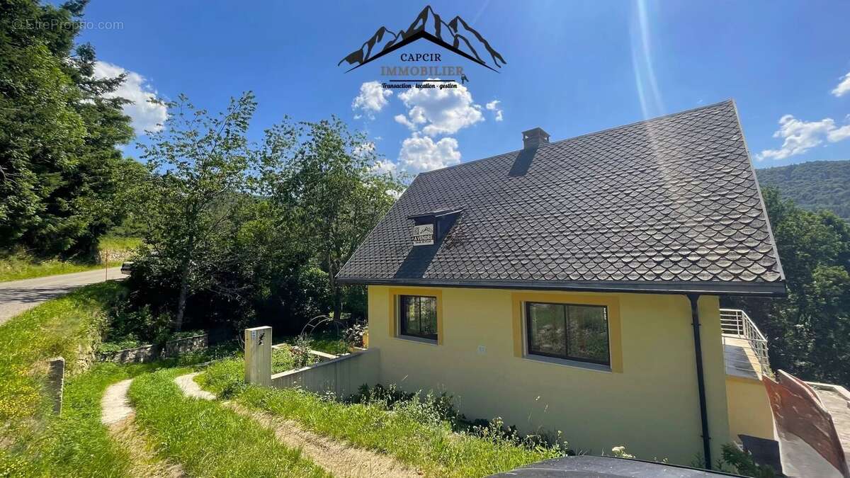 Maison 4 faces avec jardin - QUERIGUT - photo 3