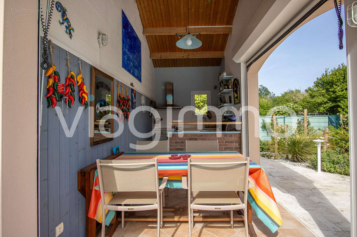 Faite pour les épicuriens : Maison Saint Gilles Croix De Vie 9 pièce(s) 200 m2 - photo 10