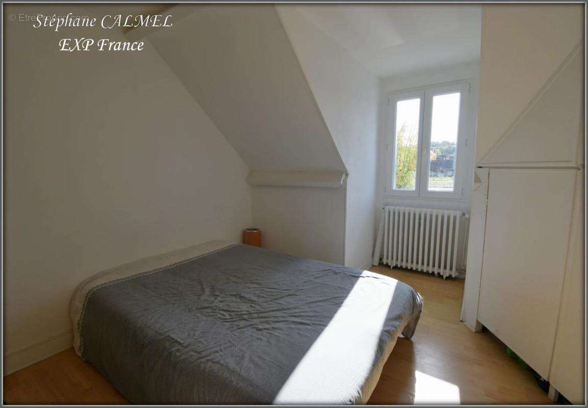 Commerce à LE BUISSON-DE-CADOUIN