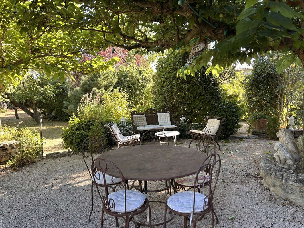 Maison 195 m² à Vernegues  - photo 2